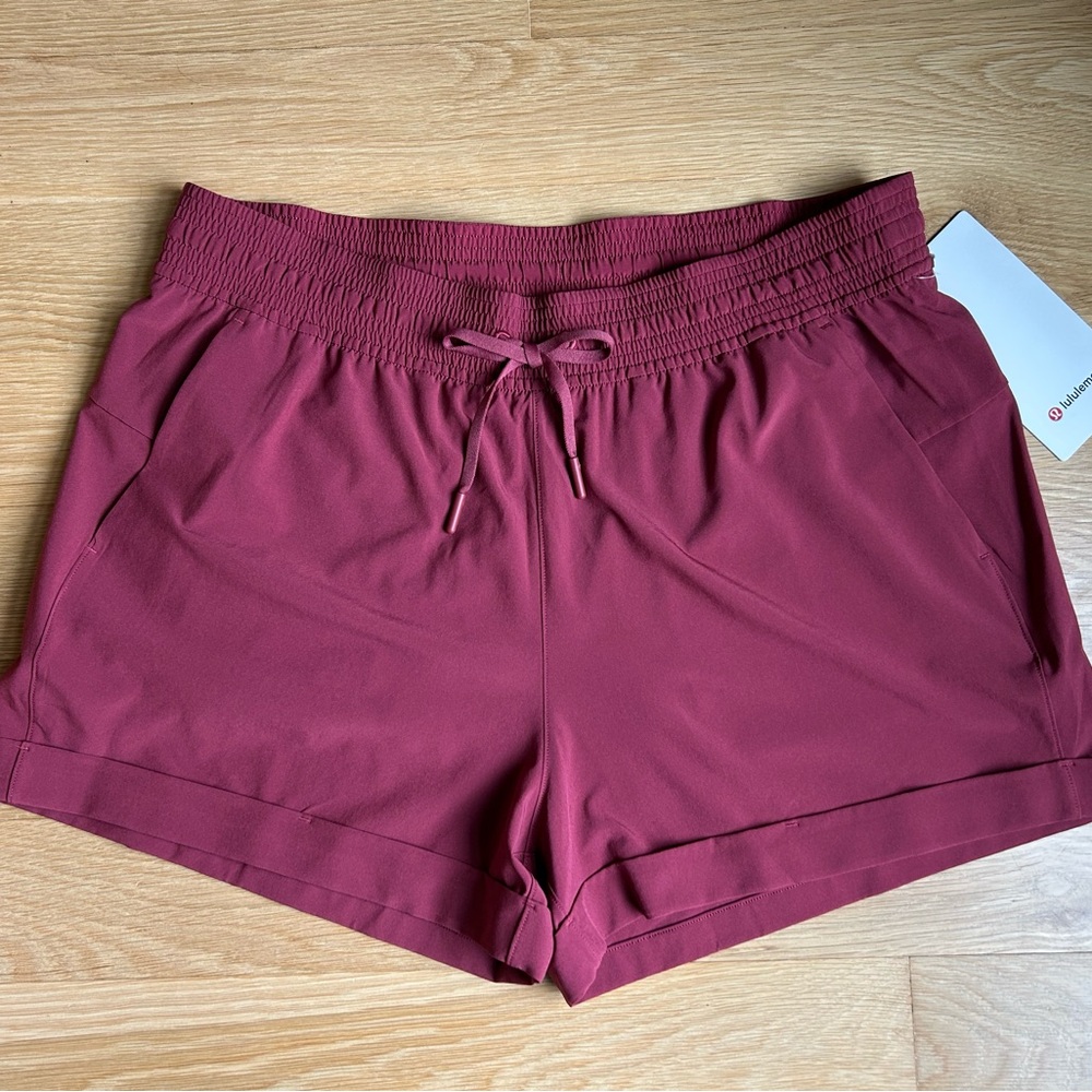 Lululemon spring break away shorts size 10 new pockets 3” stretch